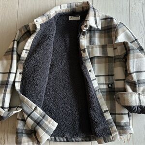 Zara Plaid Kids Shirt Jacket in Black and White. Fleece lined, size 11-12 years.